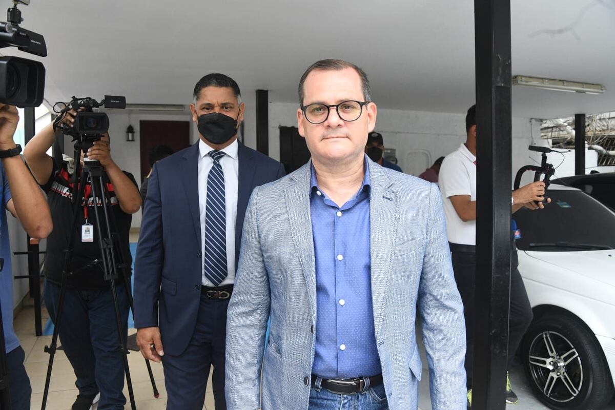 Abogado presenta denuncia penal por varias inconsistencia en el proceso de revocatoria de mandato de Fábrega | Video