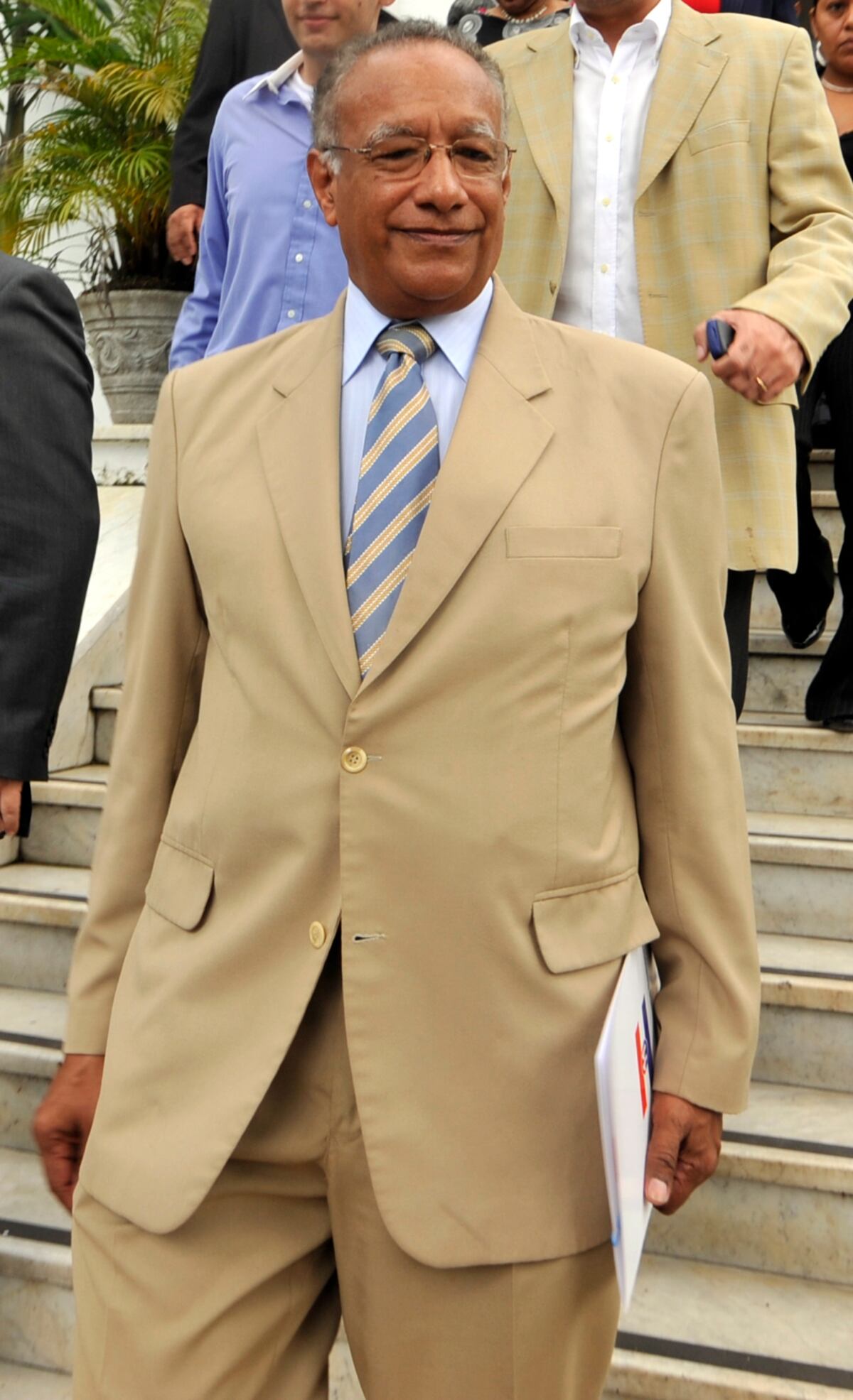 ‘Que devuelvan la plata’. Sánchez Cárdenas pide a Contraloría investigar los doble salarios