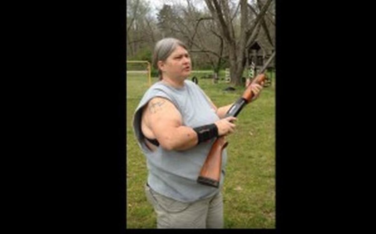 Rescatan a mujer atrapada en rompeolas en San Carlos  