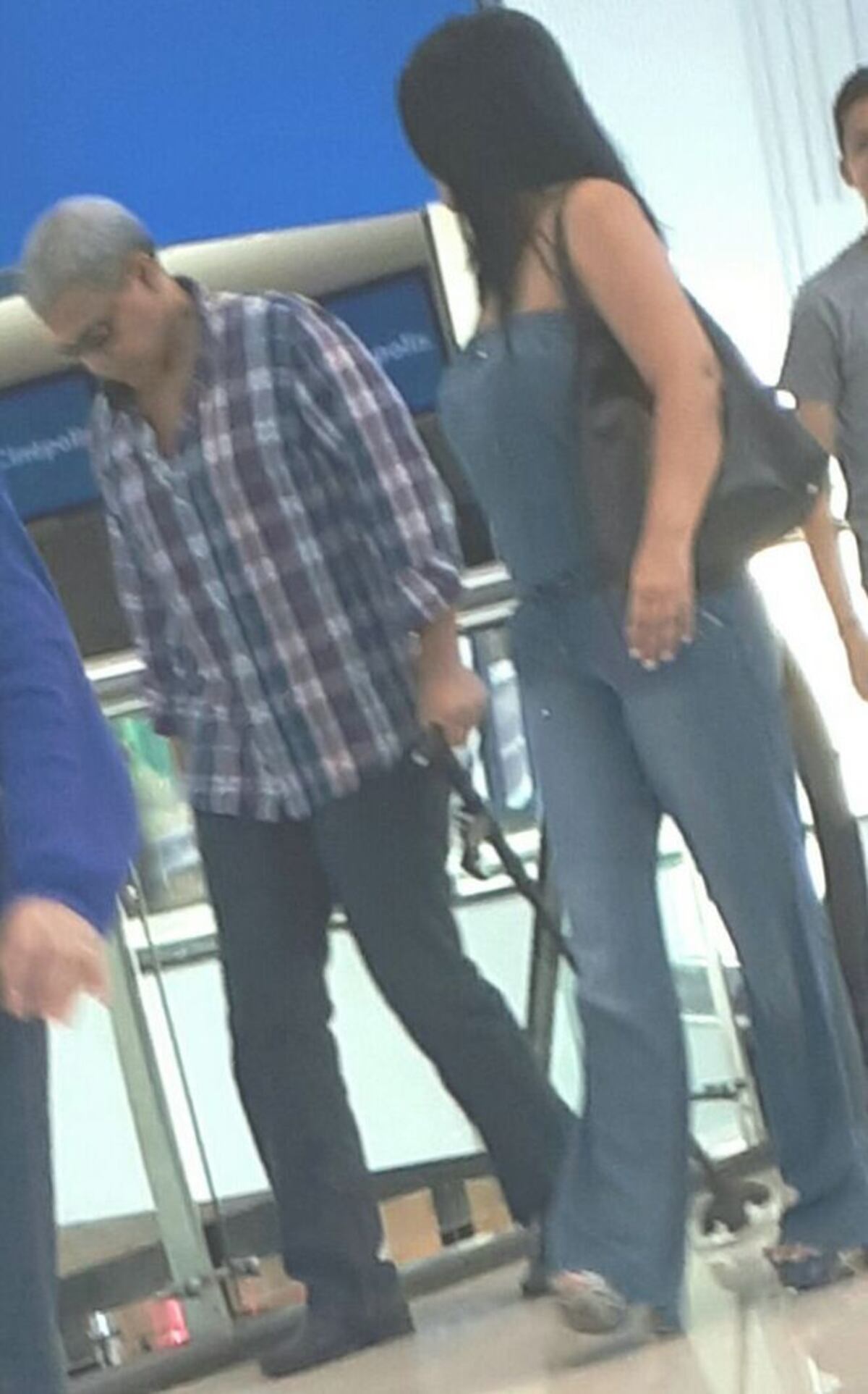 ¡DE PELÍCULA! Captan a Rafael Guardia en el cine