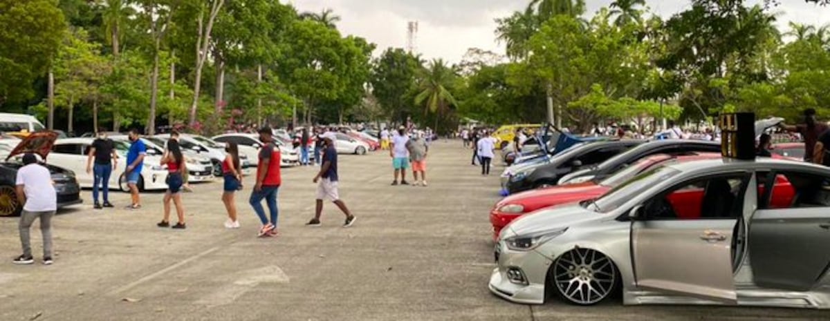 Sin permiso. El evento de autos modificados que generó un caos en la Calzada de Amador