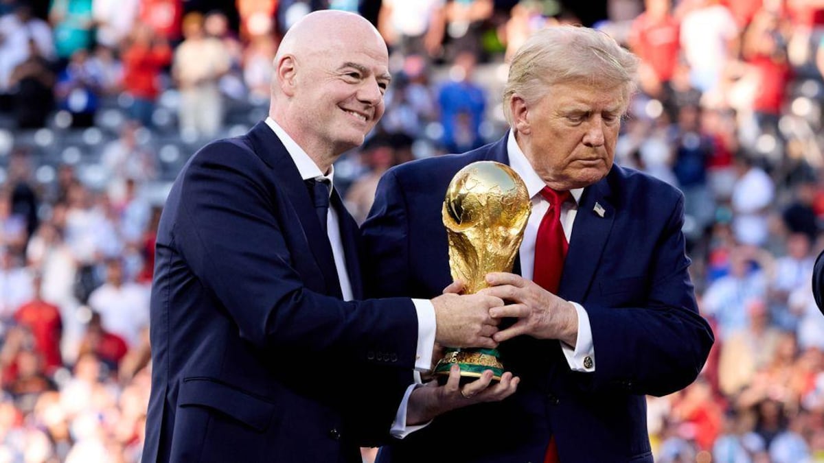 Tebas exige la salida de Infantino de FIFA