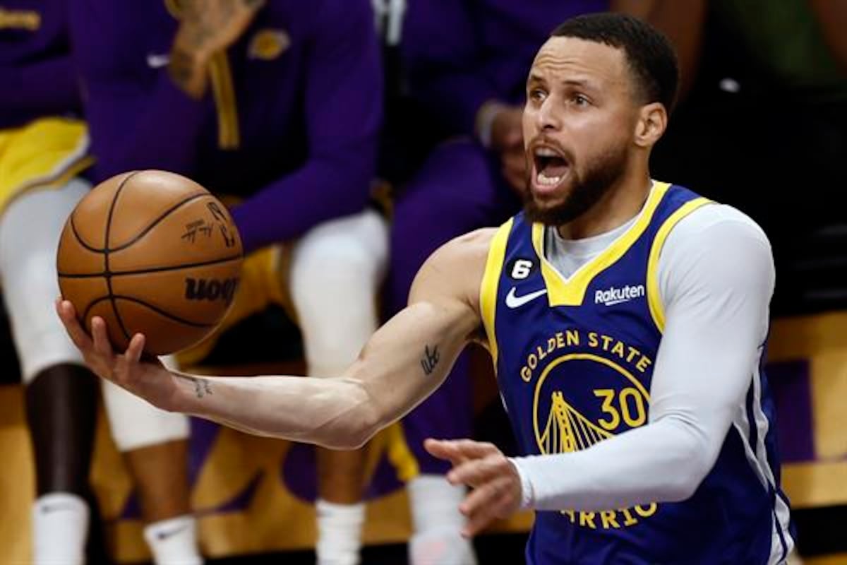 Los triples más memorables de Curry: una historia de grandeza en la NBA 
