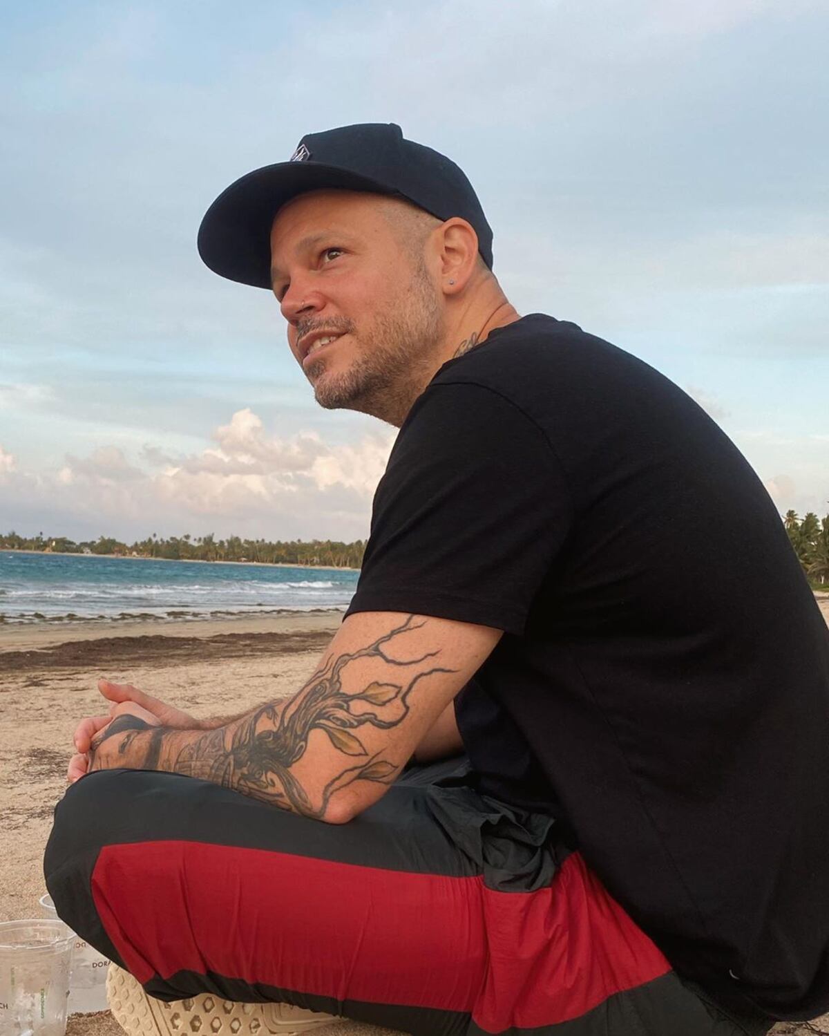 Residente dedica un video a su hijo Milo tras tres meses sin poder verlo
