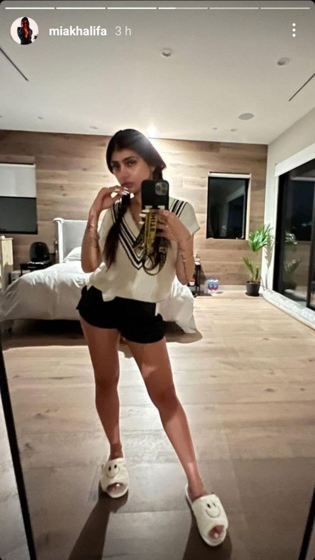 A causa de un obituario dan por muerta a la ex porno star Mia Khalifa y se forma el arroz con mango
