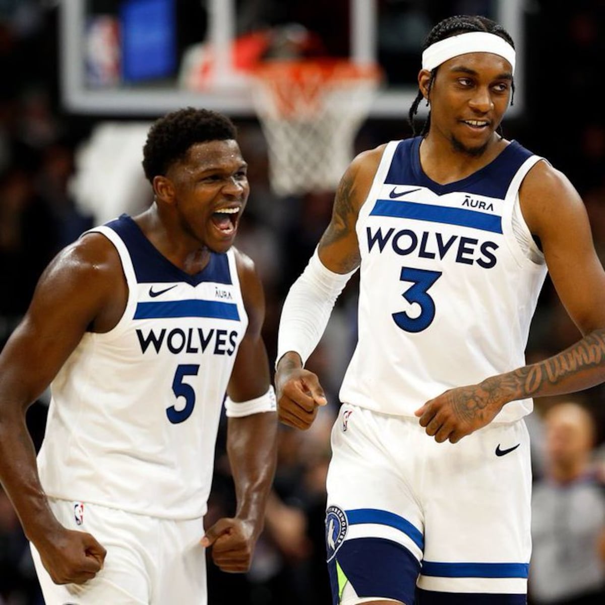 Los Timberwolves le apagan las luces a los Lakers en los playoffs y toman ventaja con un McDaniels imparable