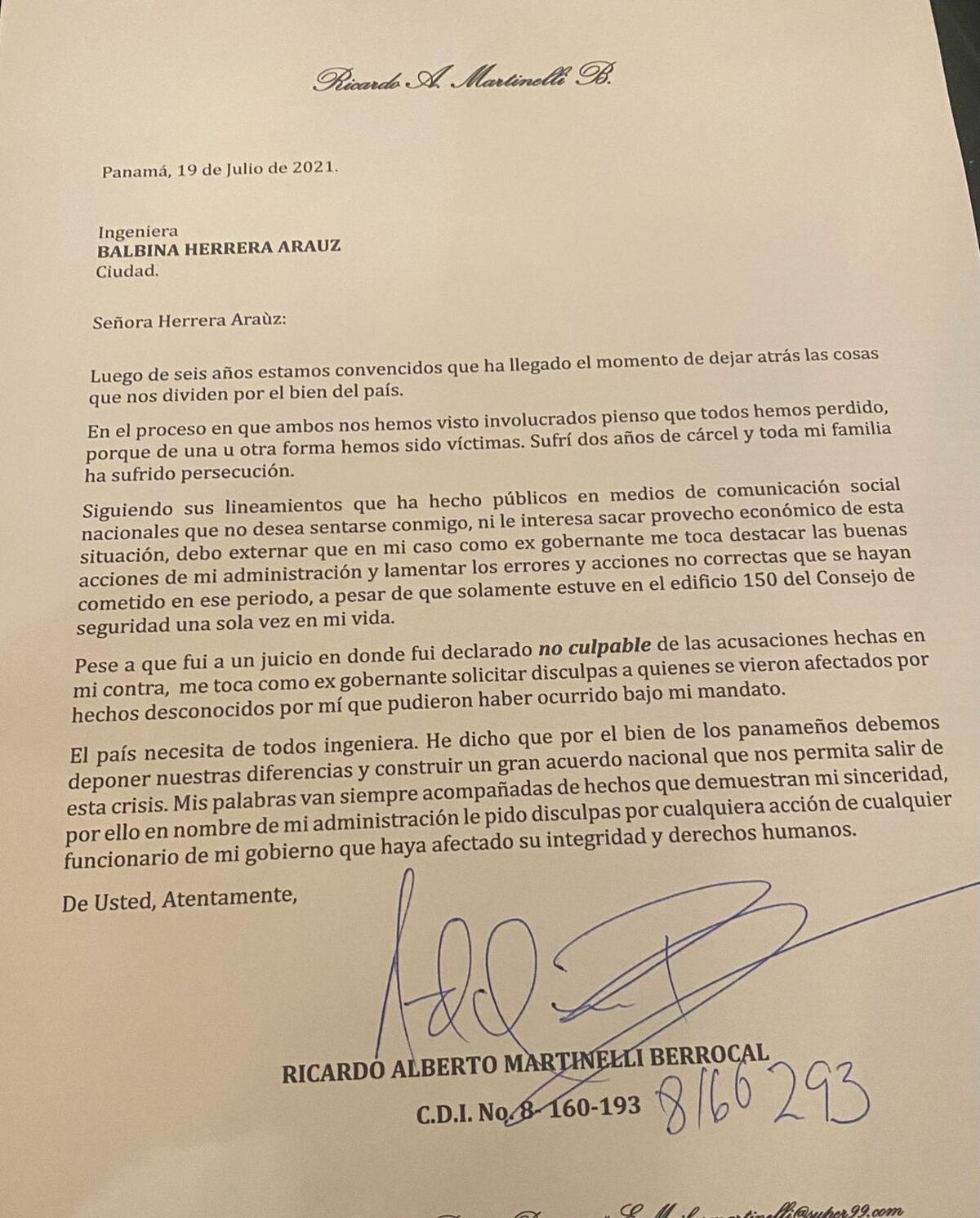 Martinelli le responde a Balbina a pocas horas de iniciar su juicio oral. Ofrece disculpas. Balbina reacciona