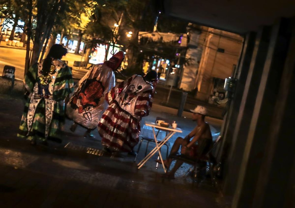 Carnaval en Brasil: cierra sin samba, pero con fiestas clandestinas +Fotos