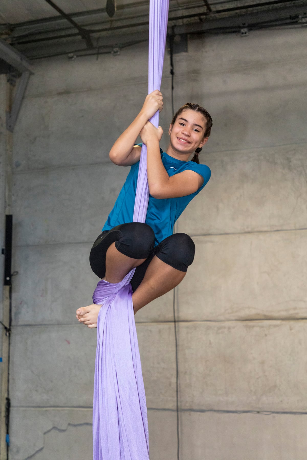 Del contacto a lo virtual. Así se las ingenian profesionales de la danza aérea para salir adelante en la pandemia +Fotos