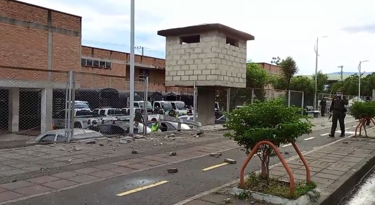 Mueren dos policías y un civil tras explotar dos bombas en aeropuerto de Cúcuta, Colombia