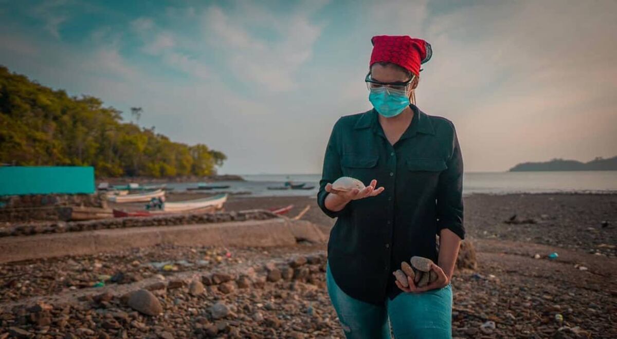 No es por moda. La gobernadora aclara a qué se deben sus ‘looks’ con estampado de militar +Fotos