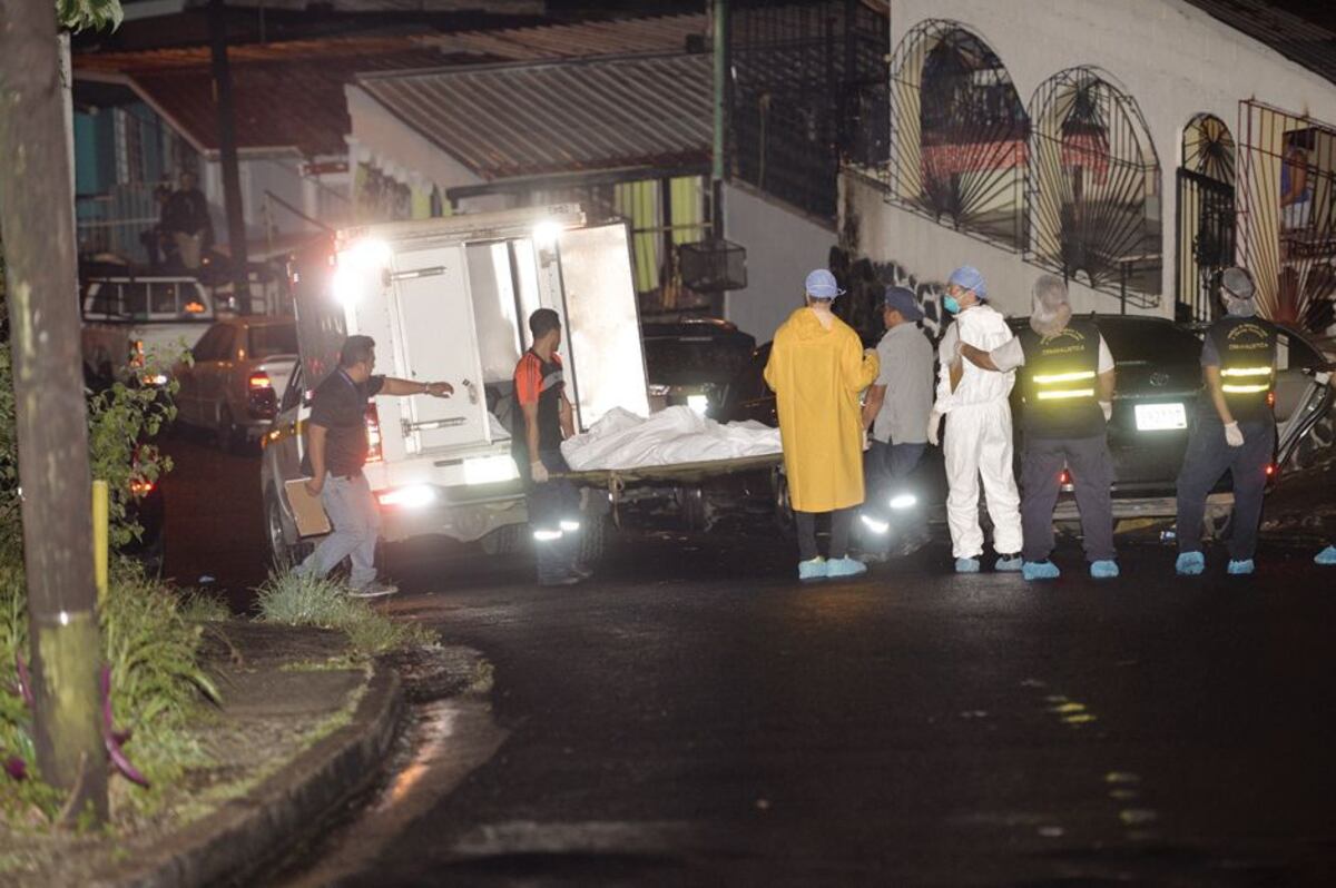 Así fue como acribillaron a los tres hombres frente a la iglesia Cristo Redentor