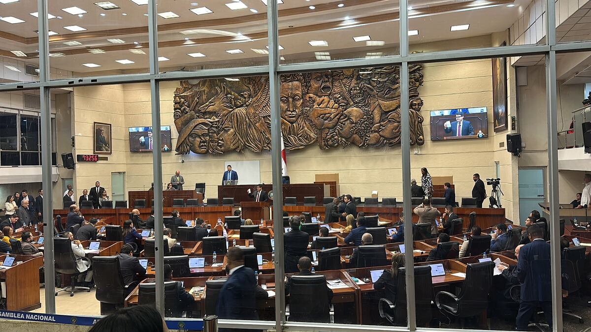 Diputados deciden comisiones con tómbola, tira y jala entre bancadas y acuerdo de última hora