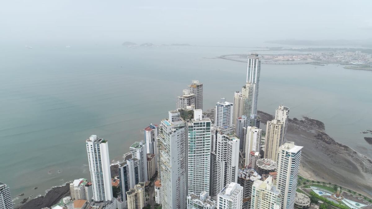 Así amanece Panamá. Llega la nube de polvo del Sahara