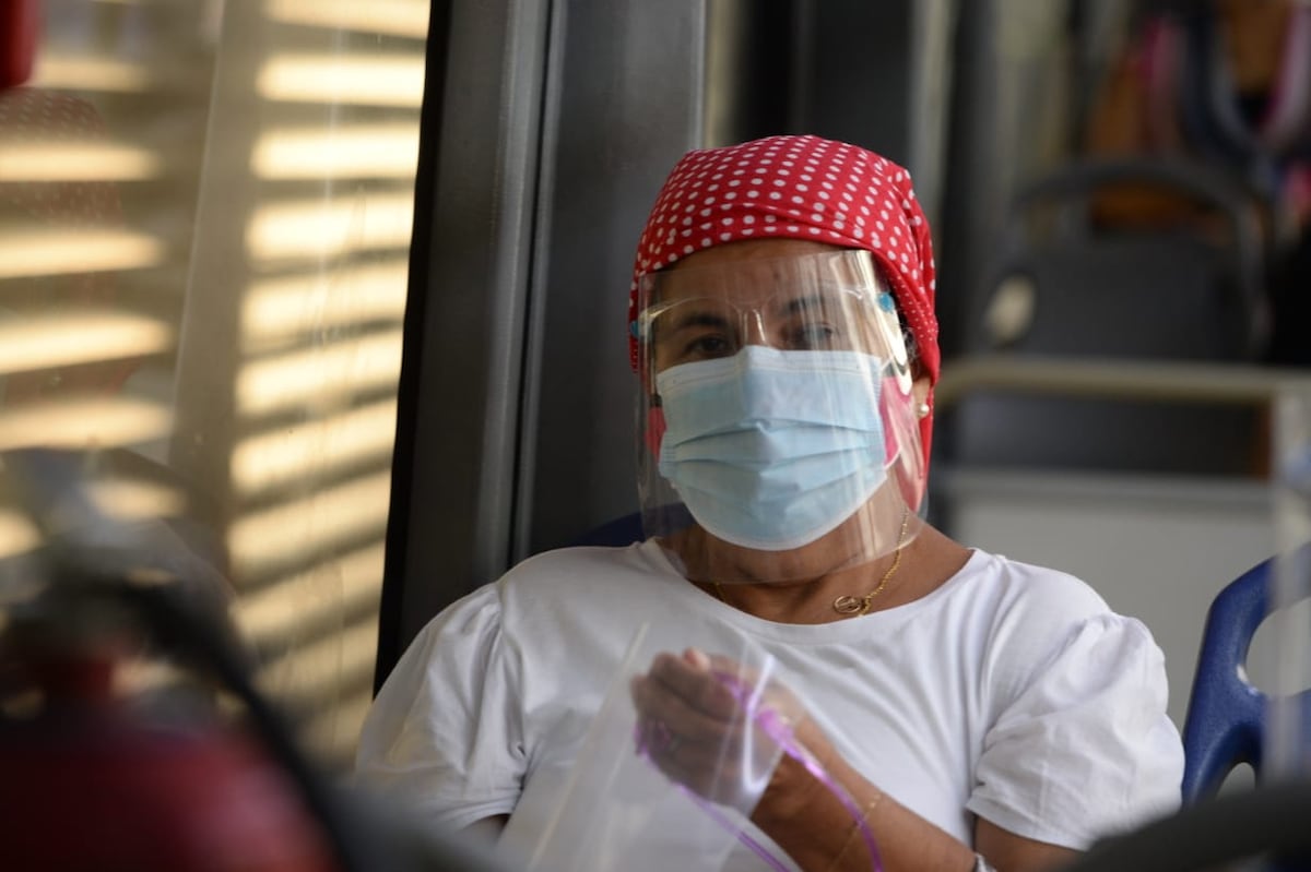 El uso obligatorio de caretas se hizo efectivo en el transporte público en Panamá. Video