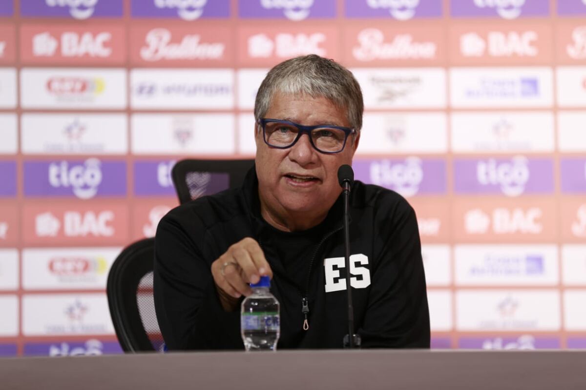 Hernán ‘Bolillo’ Gómez genera tensión en El Salvador tras felicitar a Panamá por su pase al Mundial