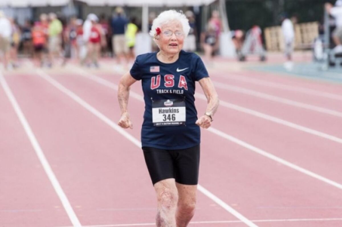 Con espíritu de quinceañera. Mujer de 103 años bate récords mundiales en velocidad