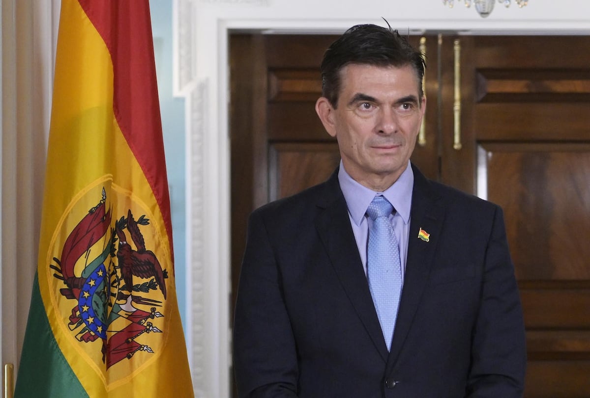 Bolivia autoriza a Rodrigo Paz a gobernar desde el exterior