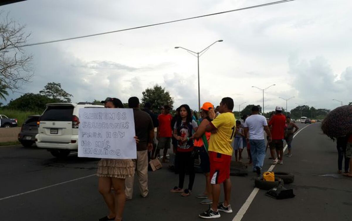 LO ÚLTIMO| Moradores del San Francisco de La Chorrera cierran autopista