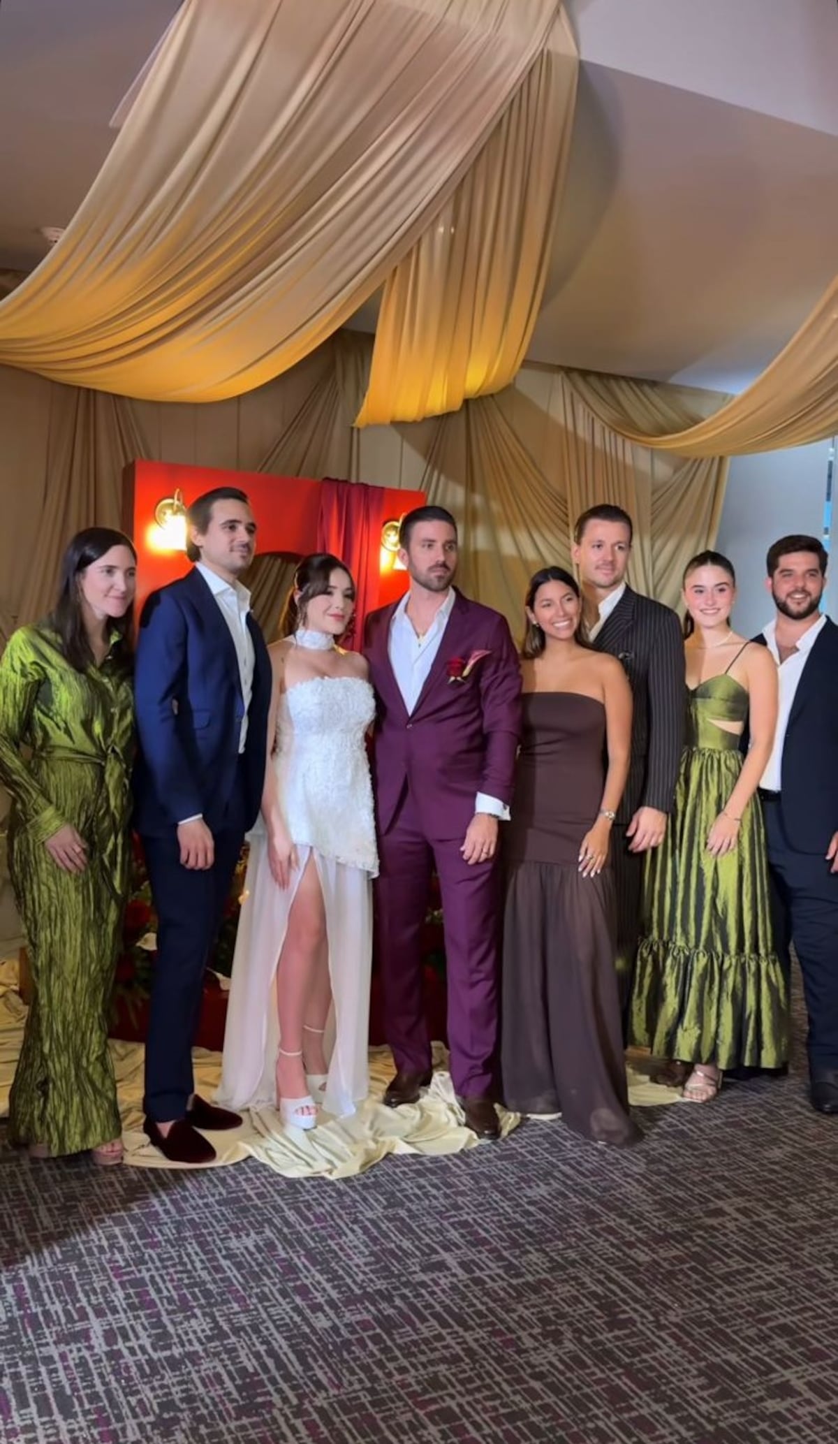 Celebración Doble: Mollie se casa y revela el genero de su bebé