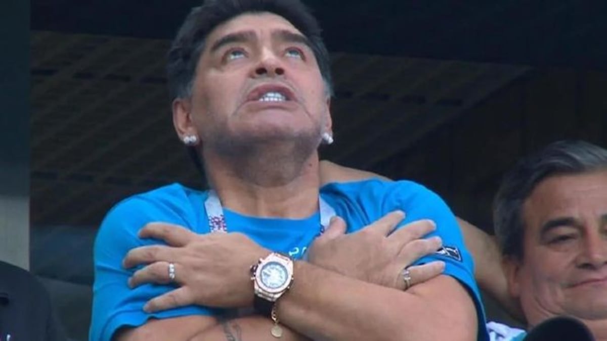 FIFA anularía pago a Maradona por sus gestos en Mundial de Rusia