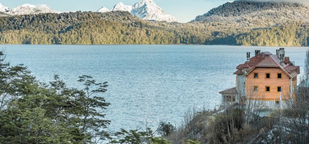 Pareja tuvo sexo en un lago y todos los testigos los aplaudieron 