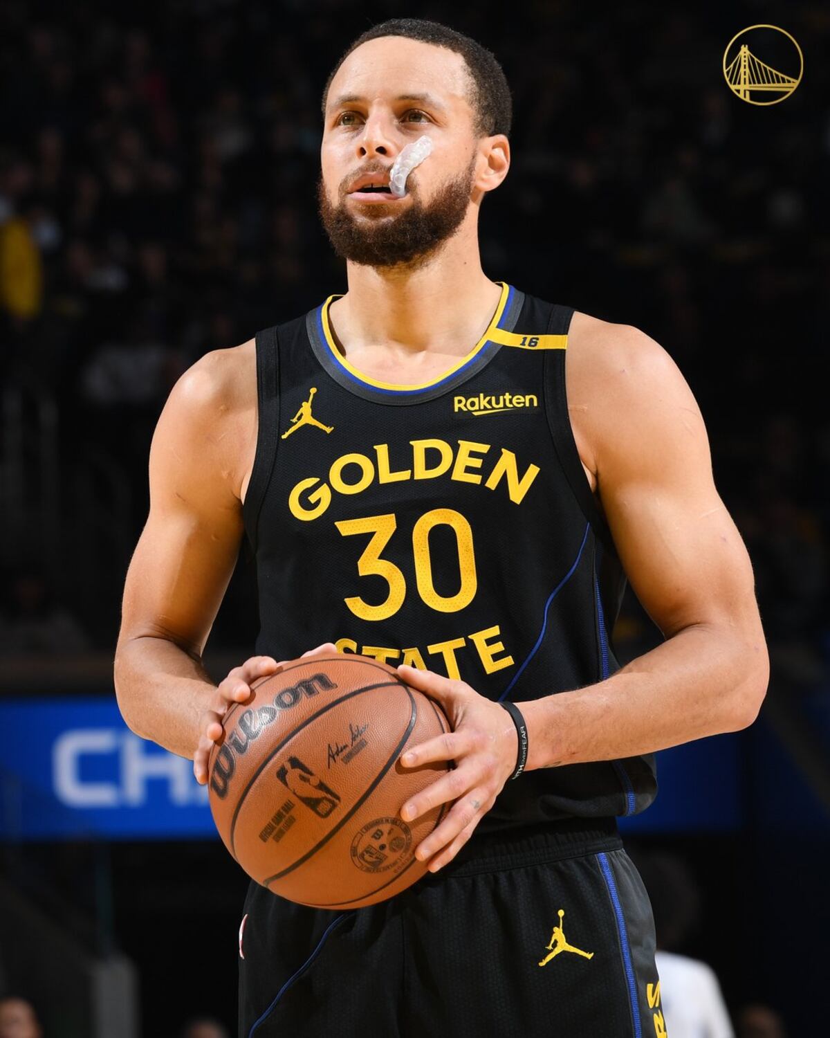 ¡Golpe duro! Golden State pierde a Curry por lesión muscular