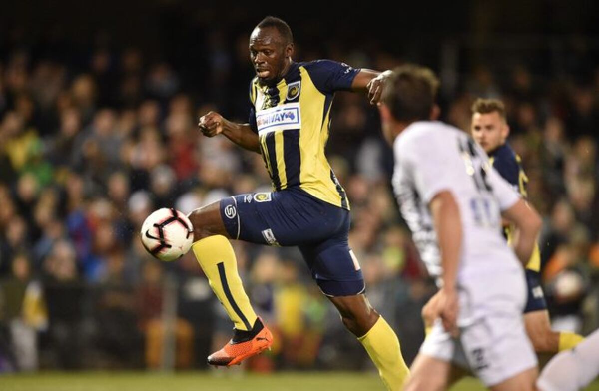 Usain Bolt brilla como futbolista y anota doblete en victoria de los Mariners