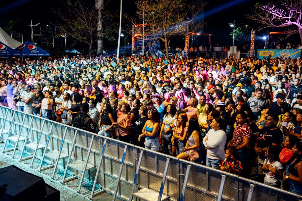 ‘Yo, Anubis, en uso de mis facultades reales, me entrego a ustedes...’.. Al estilo de Wakanda empezó la rumba en el Carnaval de Panamá
