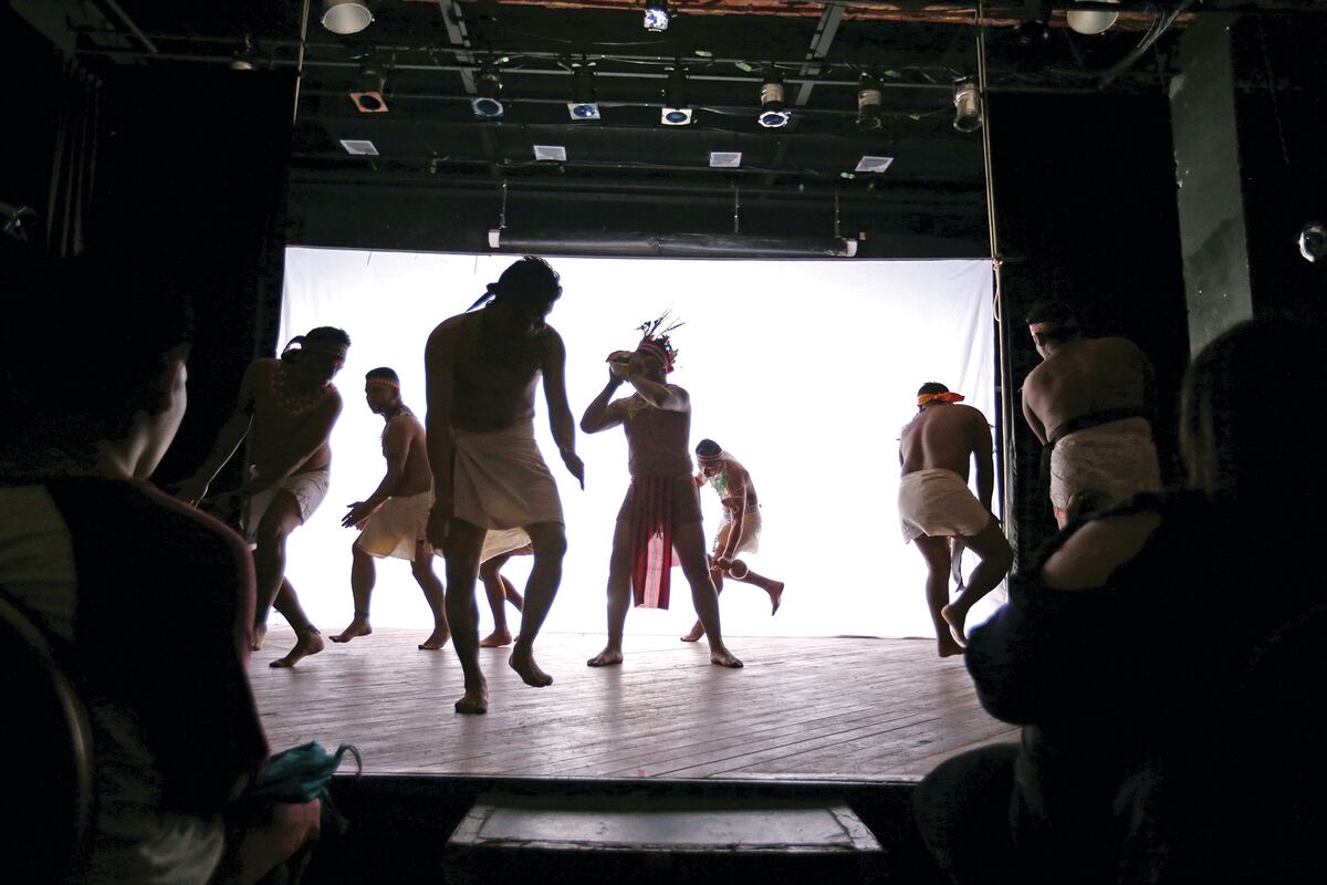 Deben facturar a nombre de terceros para cobrar. Gremios del sector cultural denuncian anomalías por parte del Ministerio de Cultura