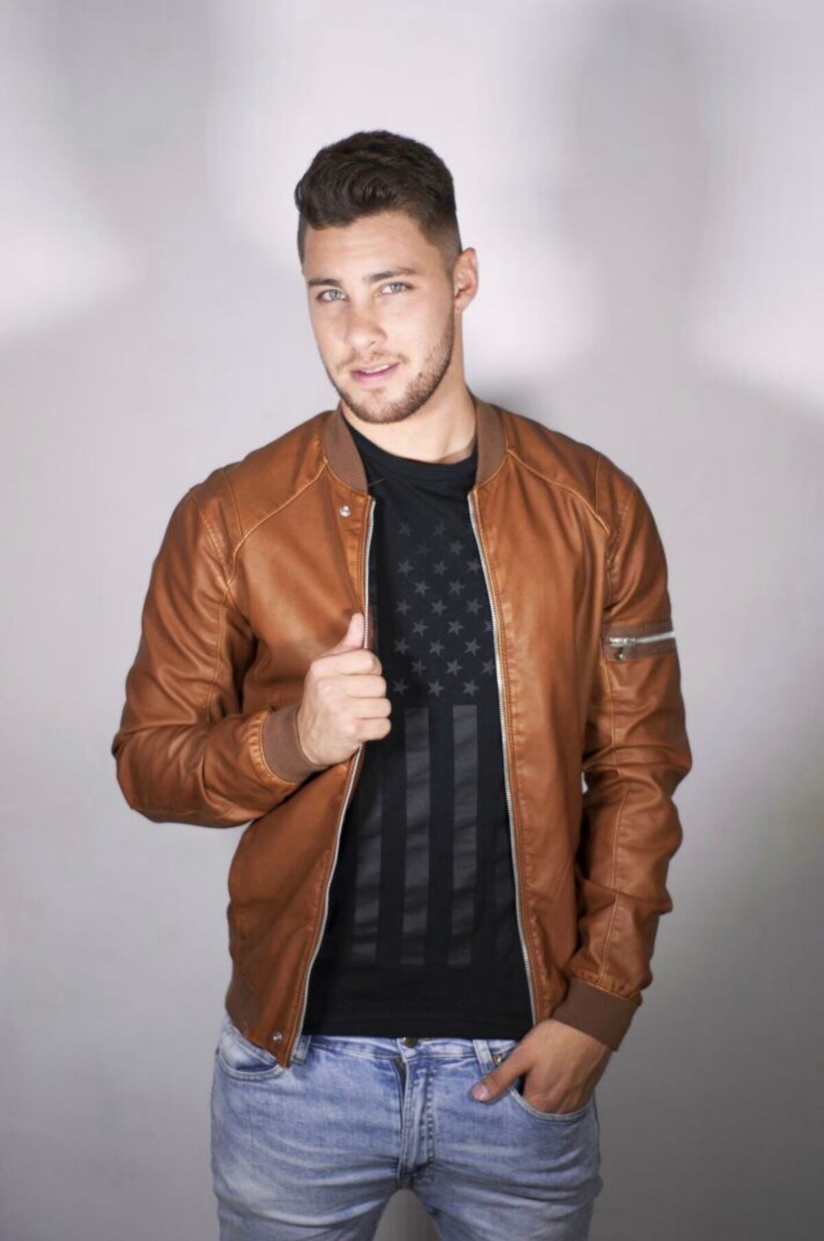 Ex Calle 7 ‘ojiverde’ se lanza como cantante de pop. Melfi busca triunfar en la música. Video 