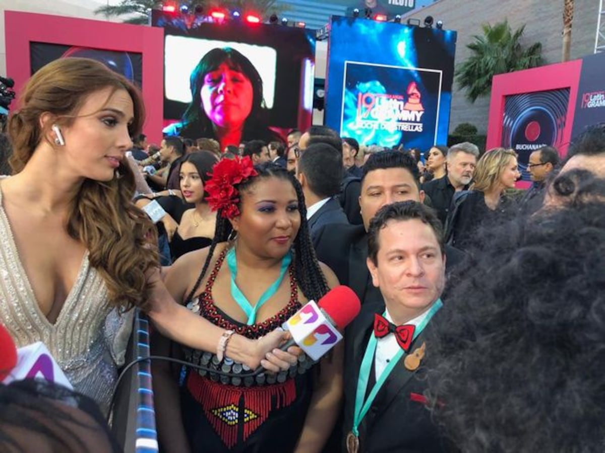 Panameños de Afrodisíaco revelan el secreto de su vestuario en los Grammys.