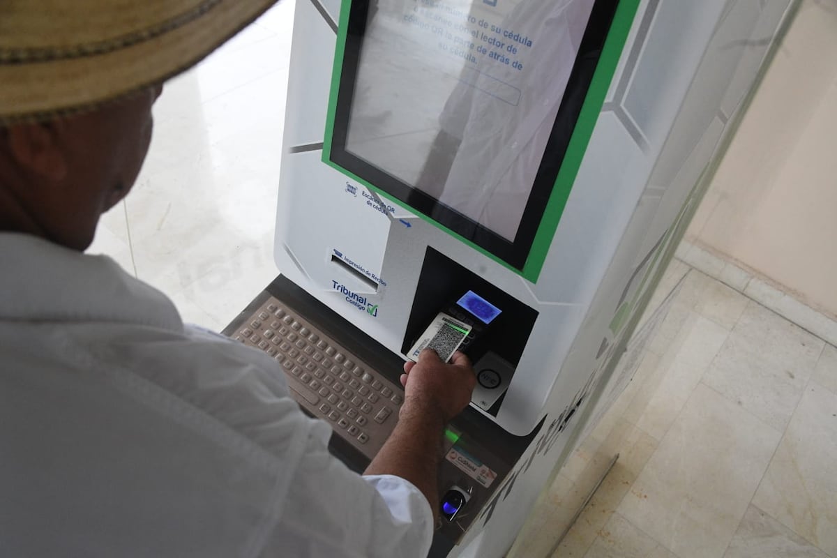 ‘Pensé que este segundo día sería mejor. Ha sido peor’. Inconvenientes en recolección de firmas, según precandidato independiente Jorge Bloise