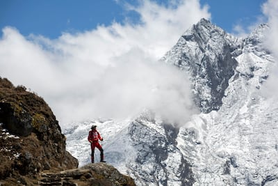 El Everest ya no es la única montaña más alta