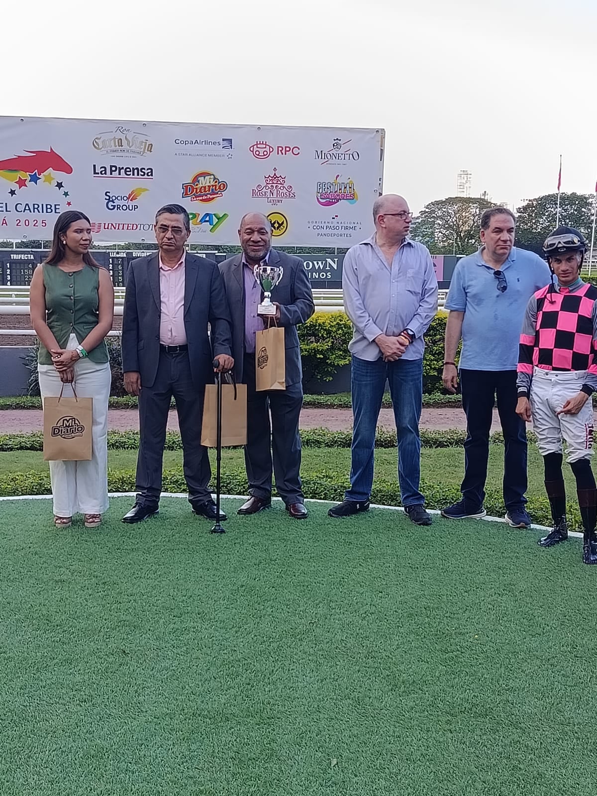 Emocionante victoria de ‘Chief Mesa’ en el Hándicap “La Prensa – Mi Diario”