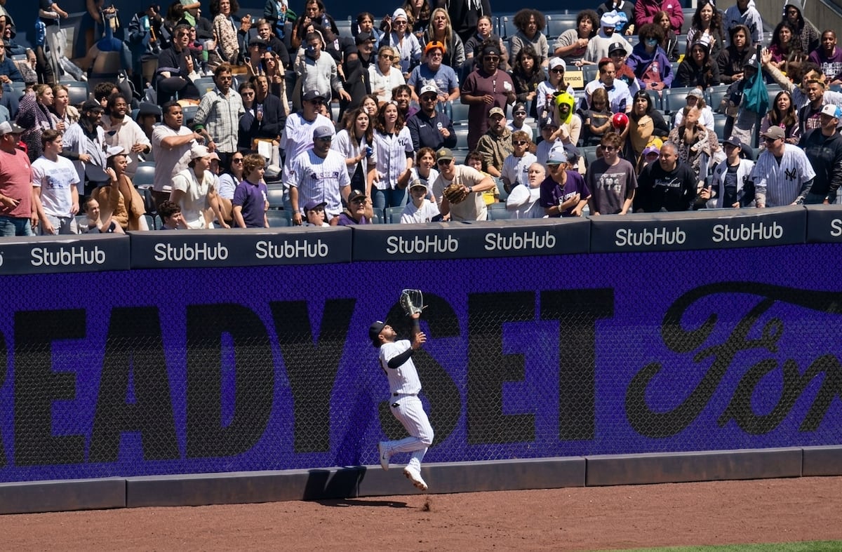 Jasson Domínguez se lesiona en espectacular atrapada en triunfo de los Yankees
