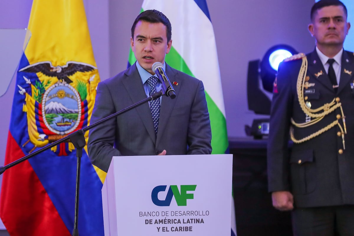 Presidente de Ecuador dice que defenderá a su familia y a su país
