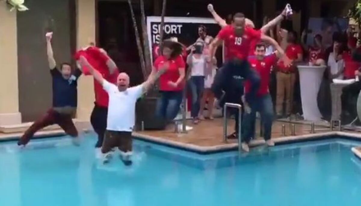 Beckham sorprendido.Ingleses y panameños celebran tras el partido | Video