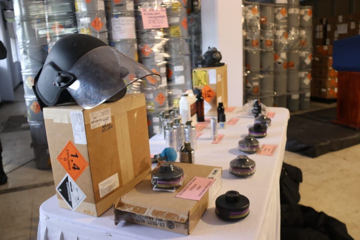 Desechan millonario cargamento de material antidisturbio de la Fuerza Pública