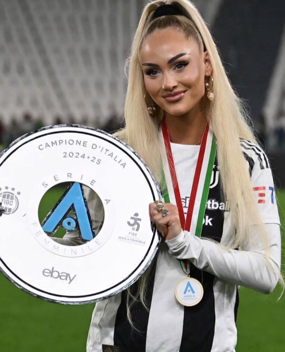 La ‘más sexy’ del balón dice adiós a la Juve y se viste de azzurro