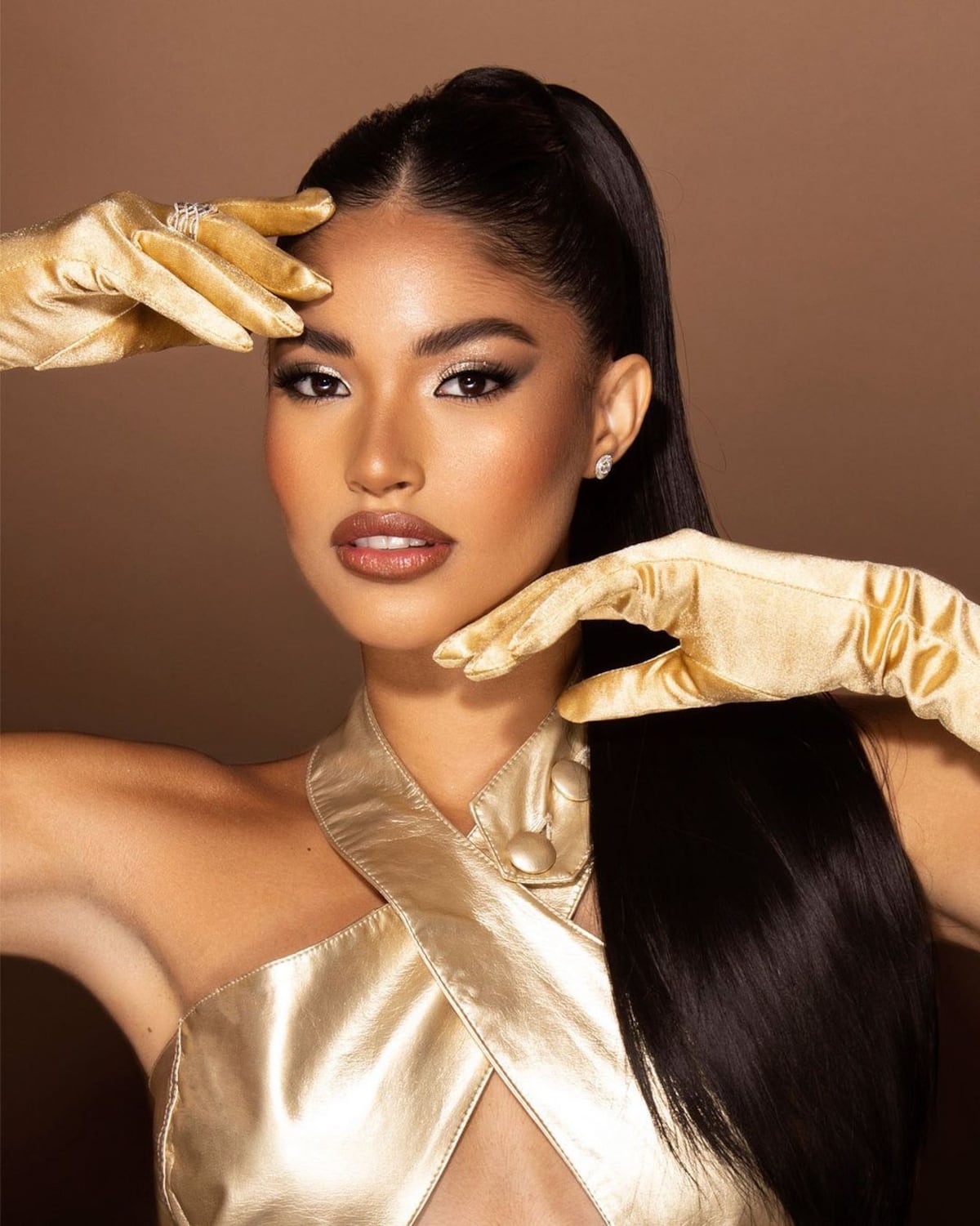 Ya se supo. Otra Lía Victoria volverá a llevar la corona de Calle Abajo. La tuna la pedirá esta noche