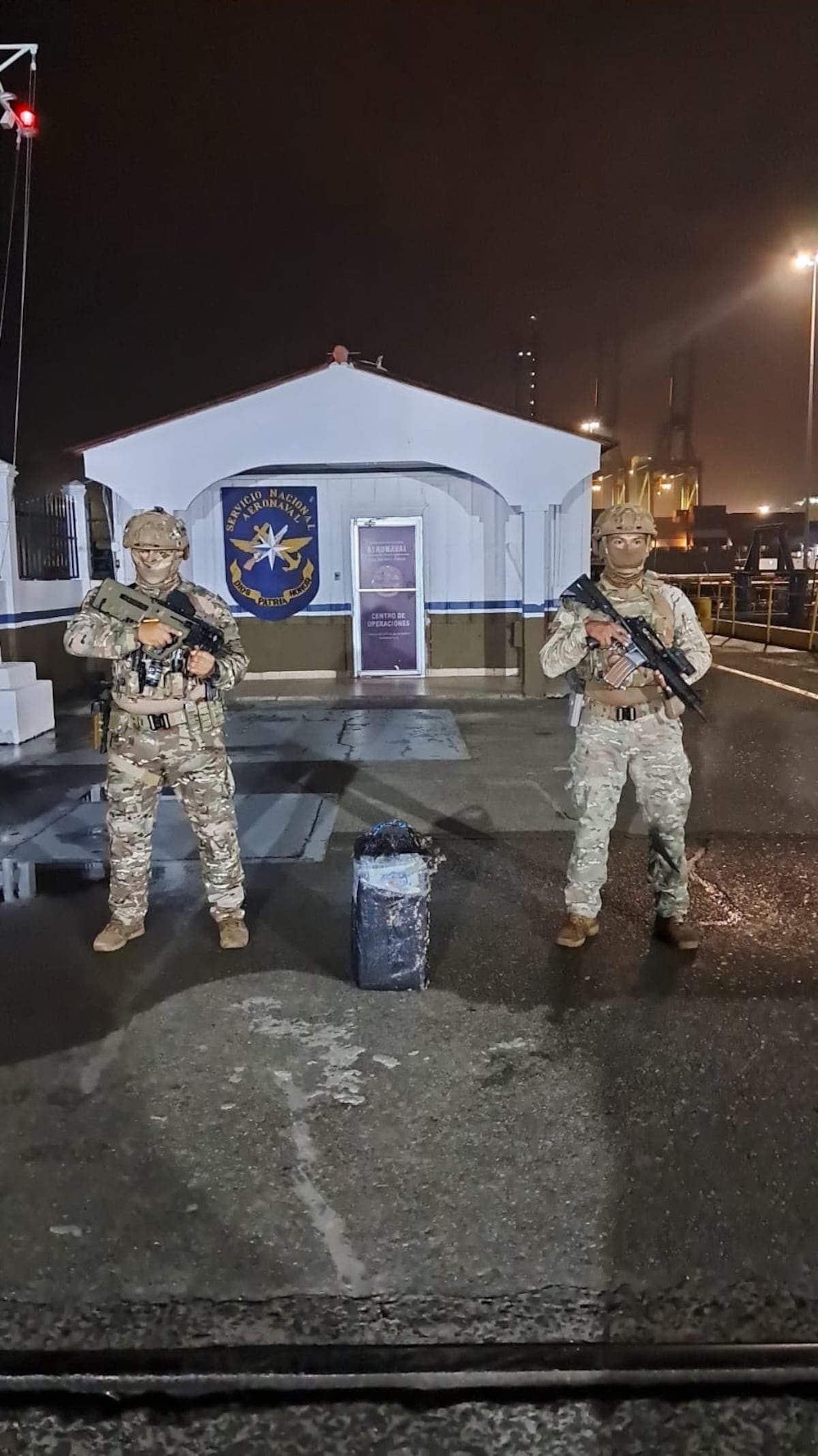 Hallazgo en alta mar: 20 paquetes de presunta droga flotaban en aguas de Chimán