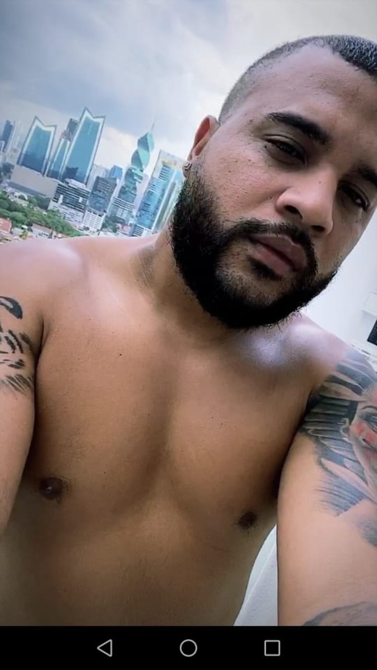 ‘Ayayai'. La manicura delata a Jacky Guzmán y al famoso productor Dímelo Flow +Pruebas