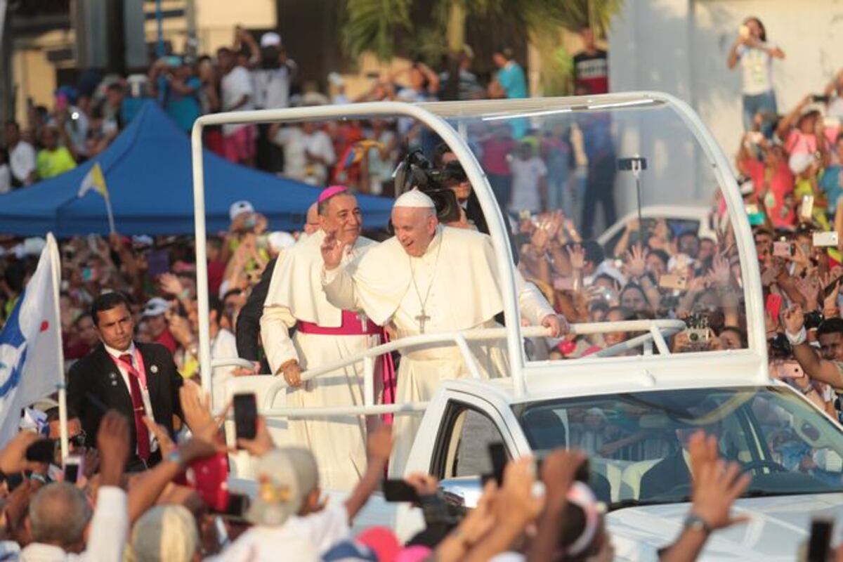 Papa dice que Iglesia está 'herida por su pecado' en medio de escándalos sexual