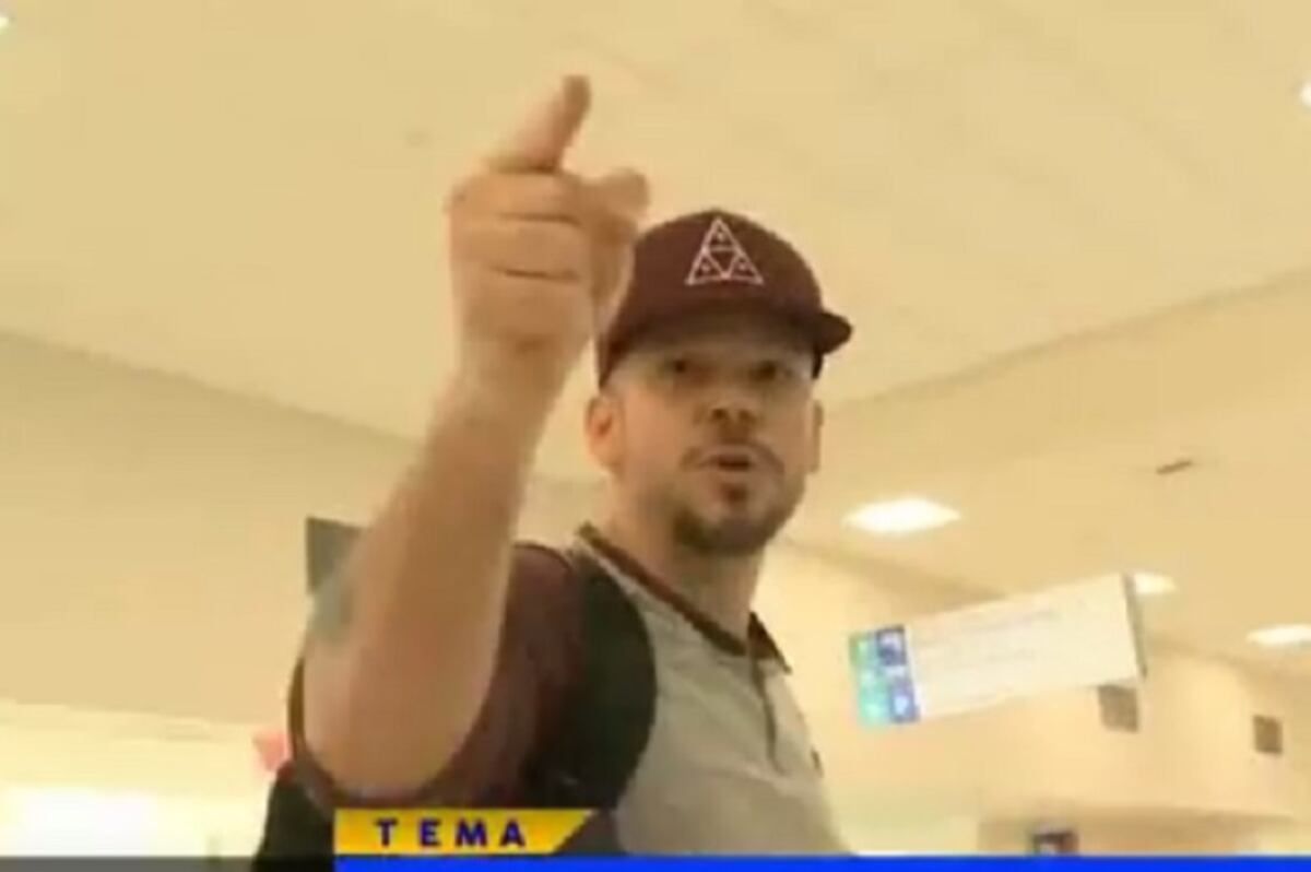 René El Residente de Calle 13 es detenido tras pegarle a camarógrafo