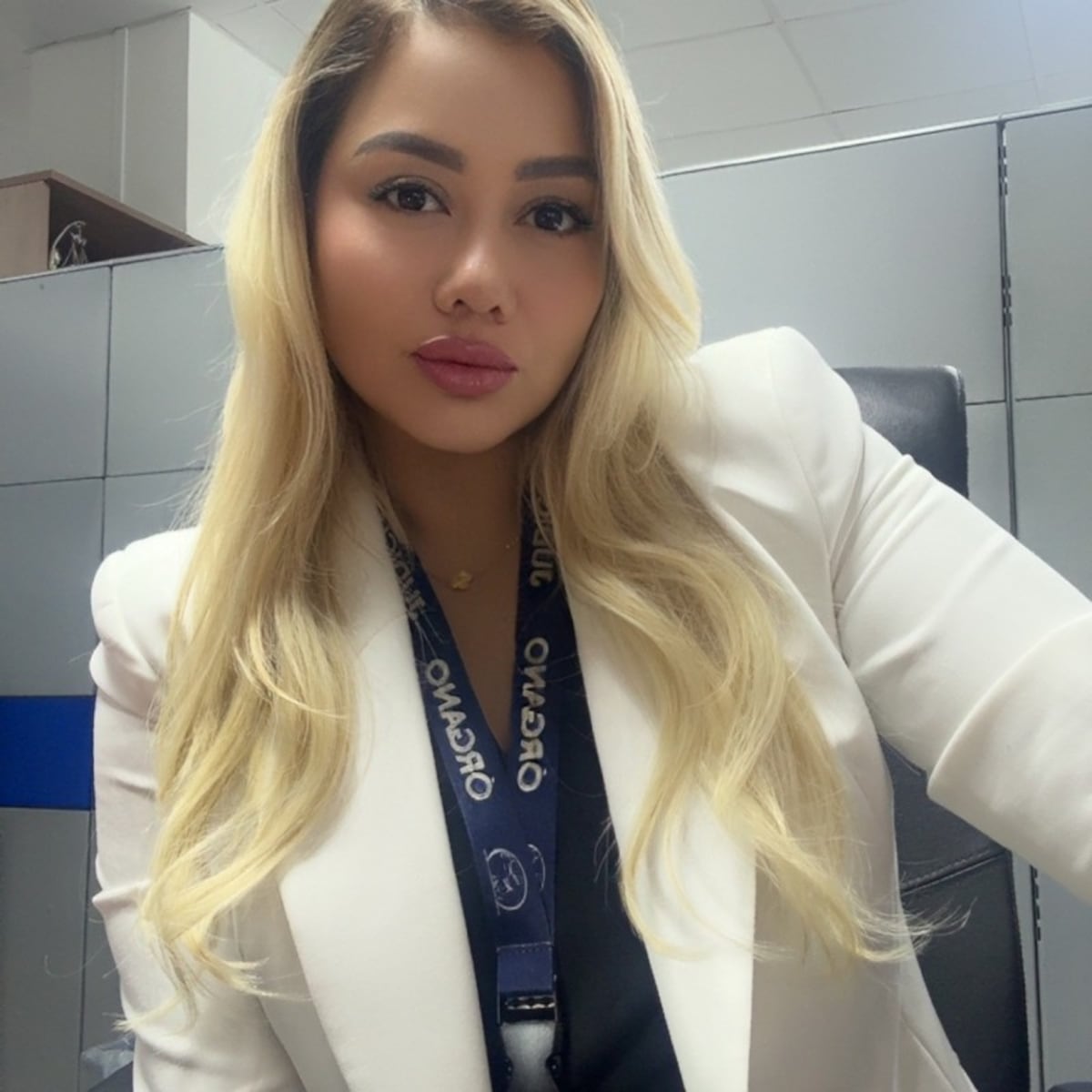¡BOMBA CARAMBOMBA! Cesan a la juez Katherine Navarrete, vinculada sentimentalmente con abogado imputado en la operación Pandora