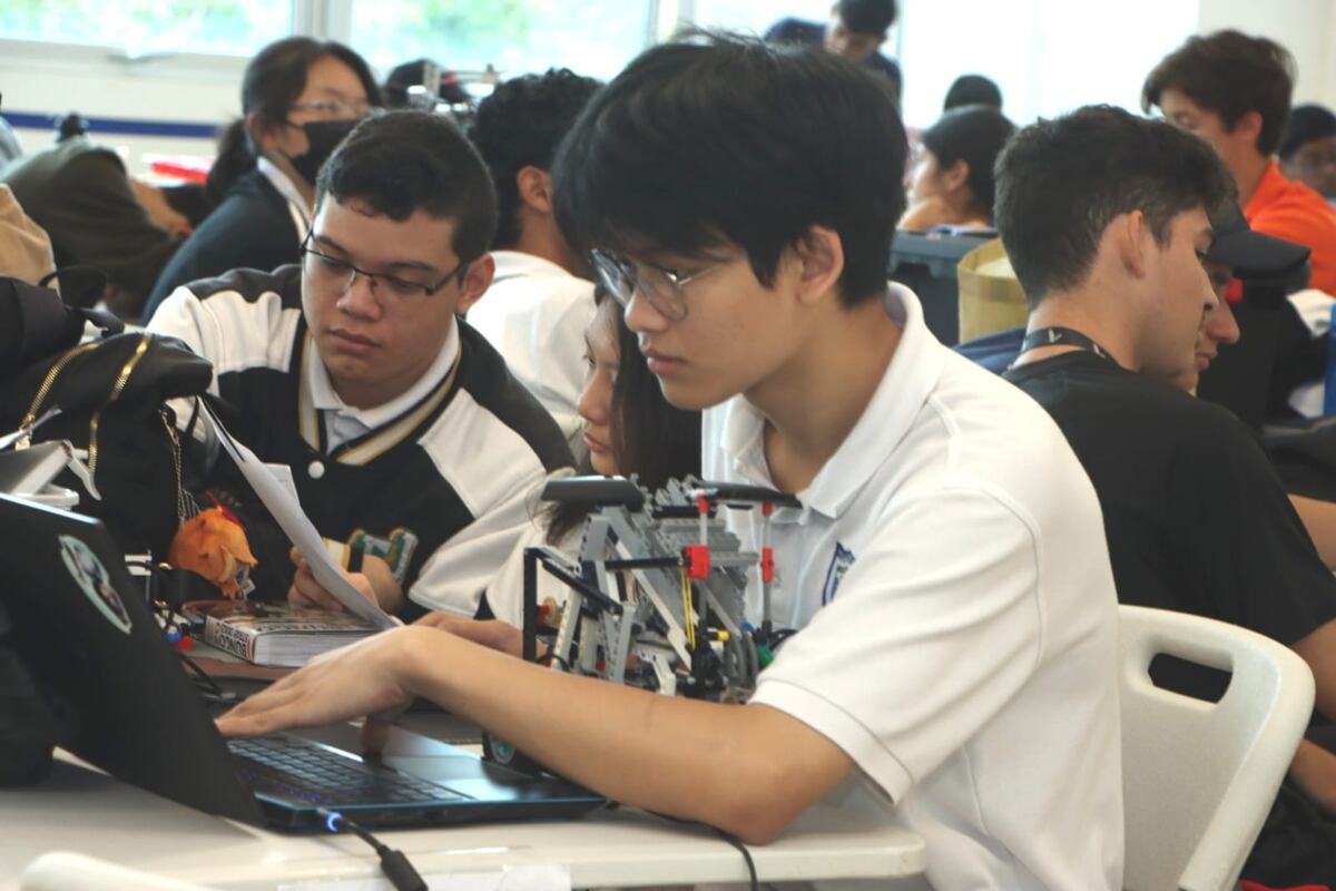 Panamá tiene sus representantes para la Olimpiada Mundial de Robótica