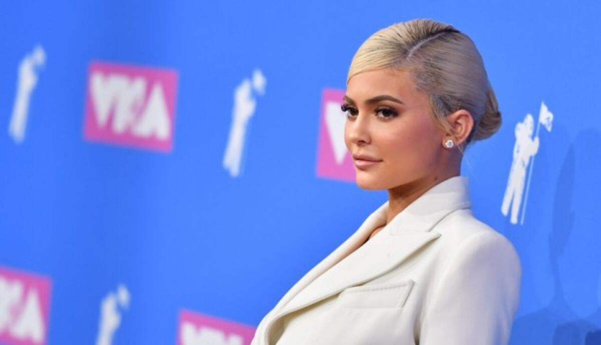 Kylie Jenner desató la locura entre sus fans al mostrar el regalo de su bebé