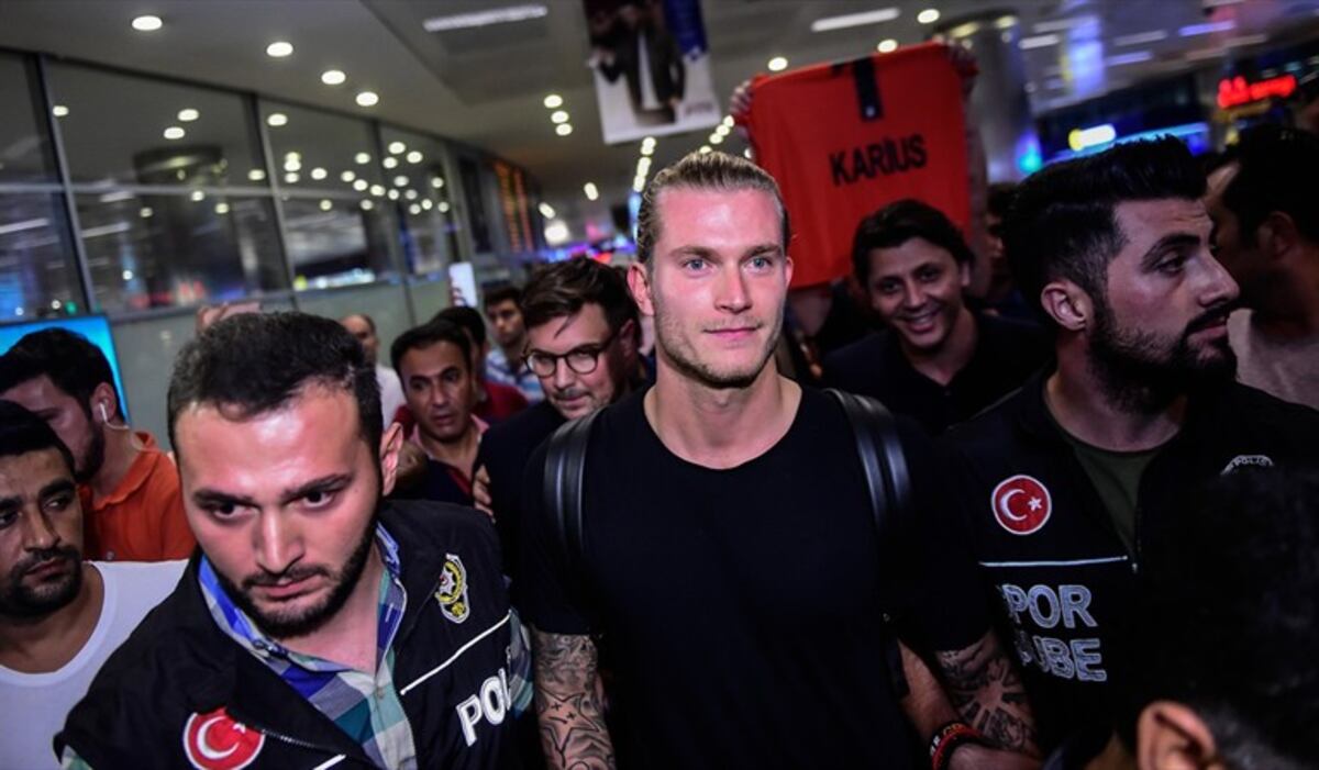 Luego de sus errores en la Champions el Liverpool cede al portero Karius 