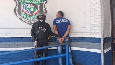 Intentó robar joyería en la entrada del Dynasty y terminó haciendo sus necesidades al ser capturado +VIDEO